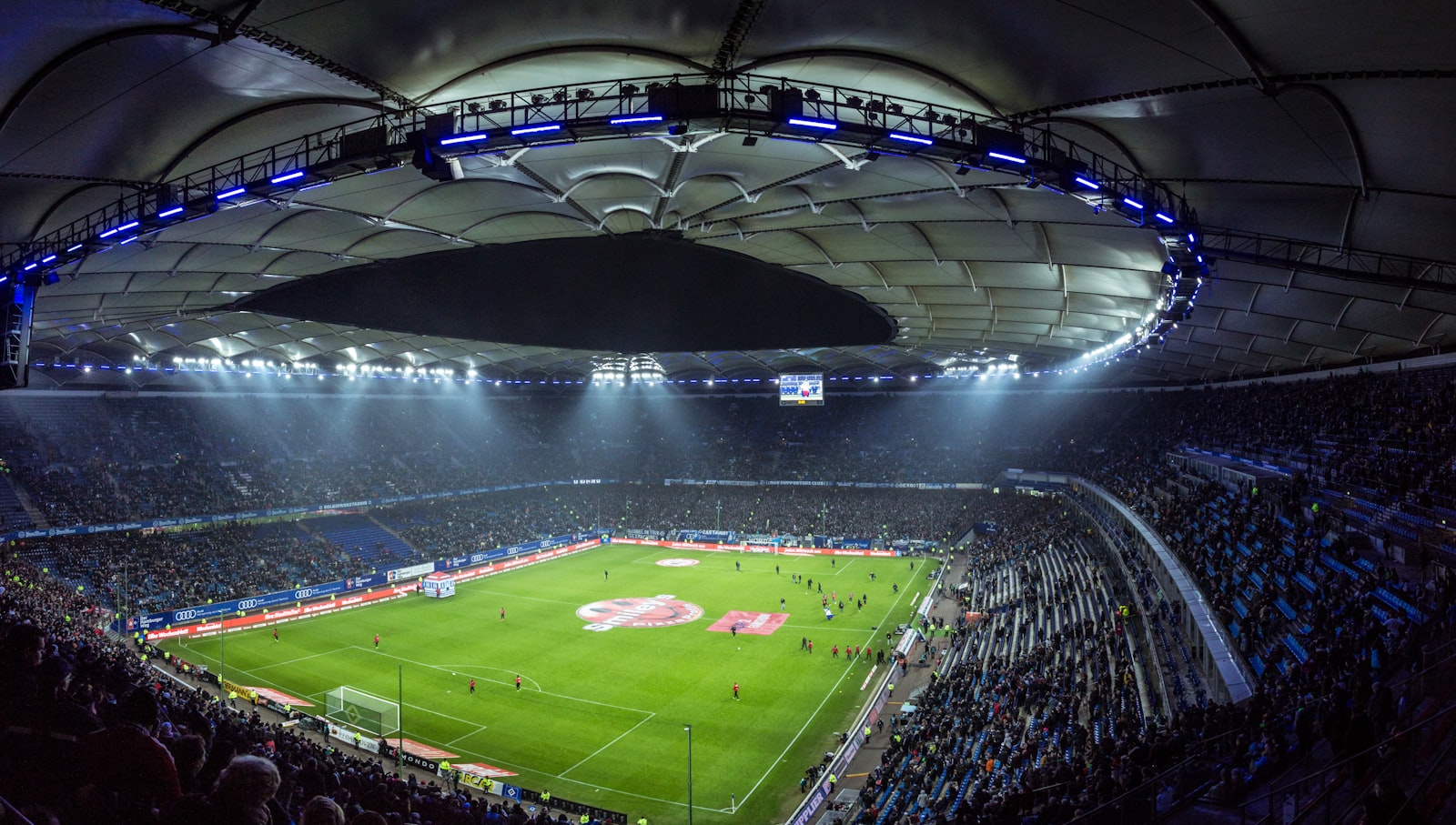 Stadion sepak bola dari sudut tinggi